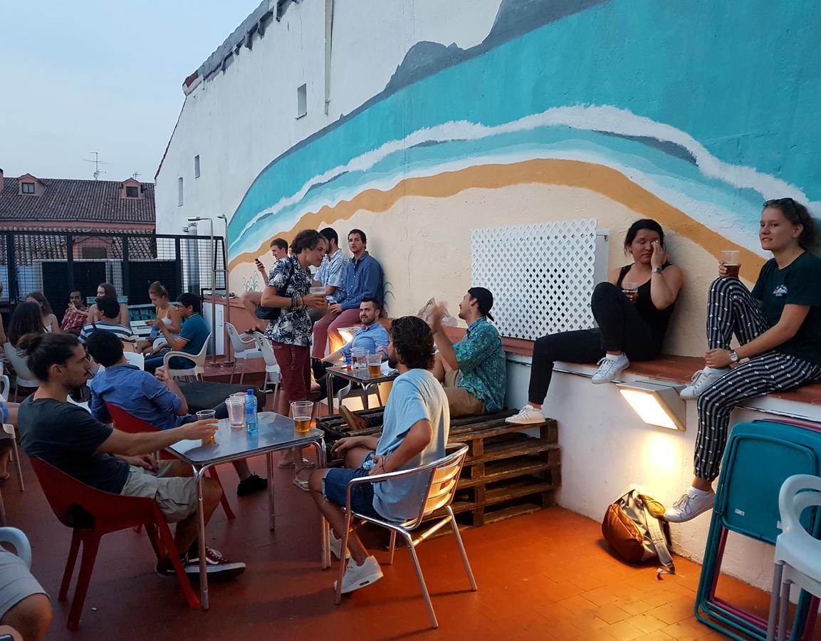 Cats Chill Out Hostel Madrid Exterior photo